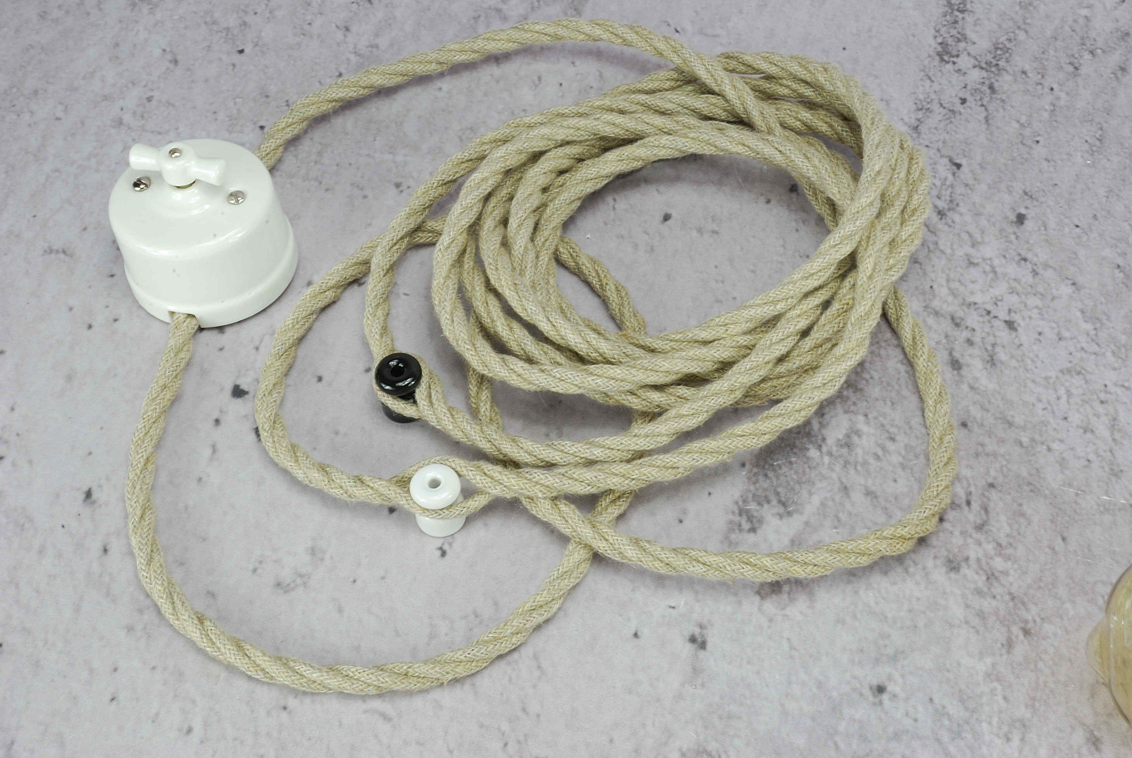 lniany kabel natynkowy